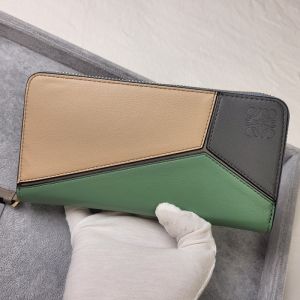 Loewe Puzzle Zip Around Wallet In Classic Calfskin Apricot/Green