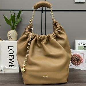 Loewe Medium Squeeze Bag In Mellow Nappa Lambskin Oak