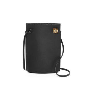Loewe Pebble Dice Pocket In Classic Calfskin Black
