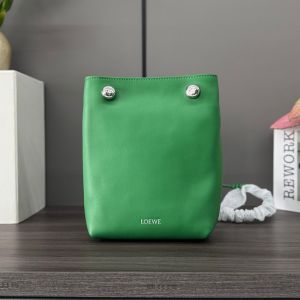 Loewe Pebble Pouch In Smooth Calfskin Evergreen