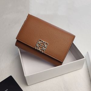 Loewe Anagram Trifold Wallet In Pebble Grain Calfskin Brown